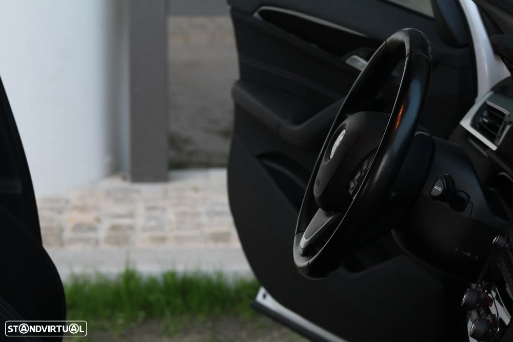 BMW X1 16 d sDrive Line Sport - 33