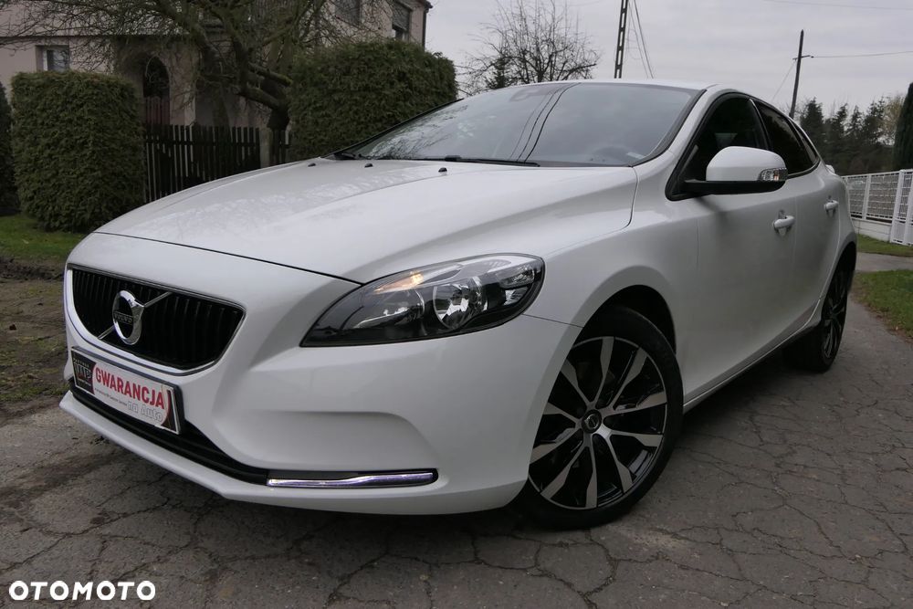 Volvo V40 T2 Drive-E Momentum - 1