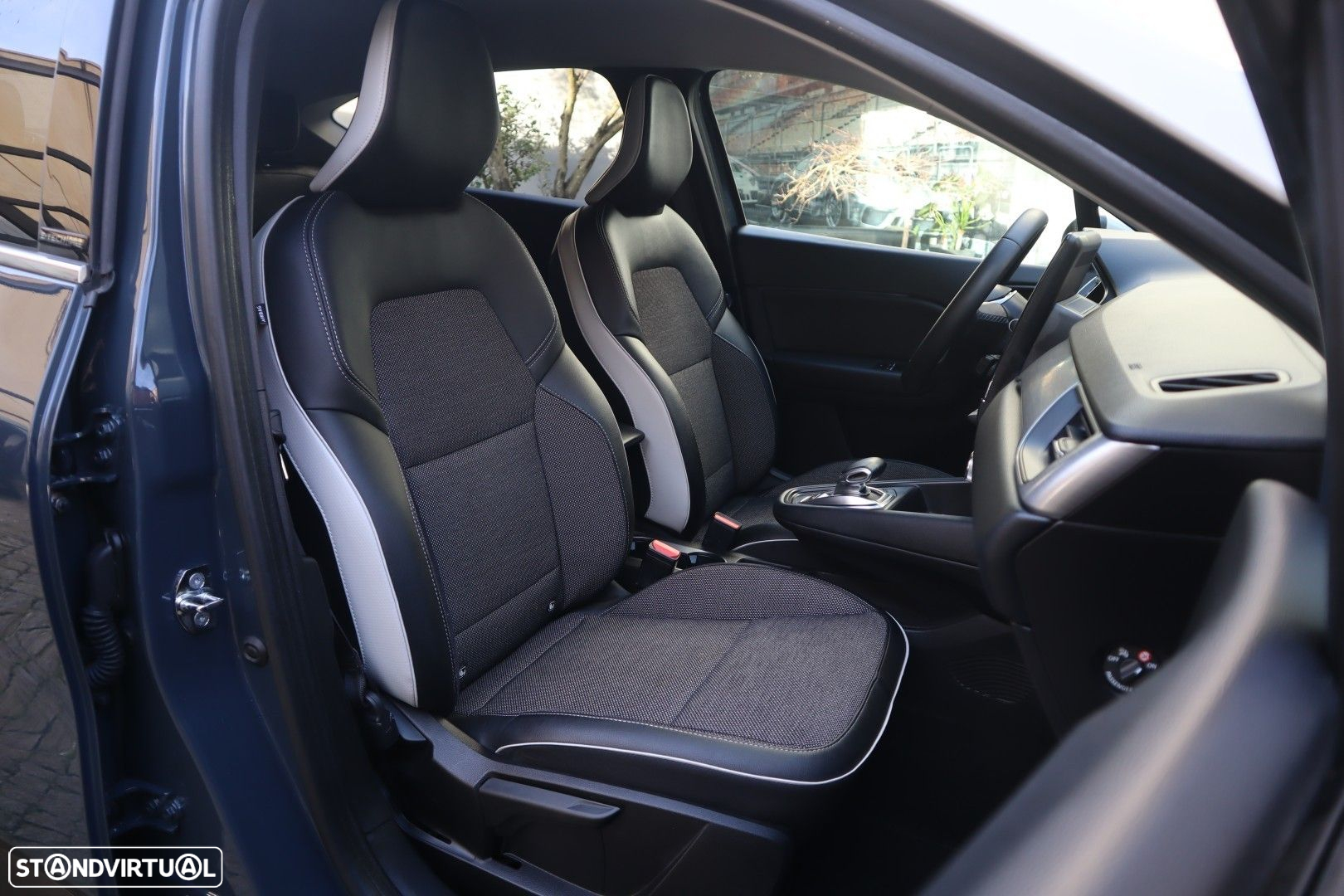Renault Captur 1.6 E-Tech Plug-In Exclusive - 27