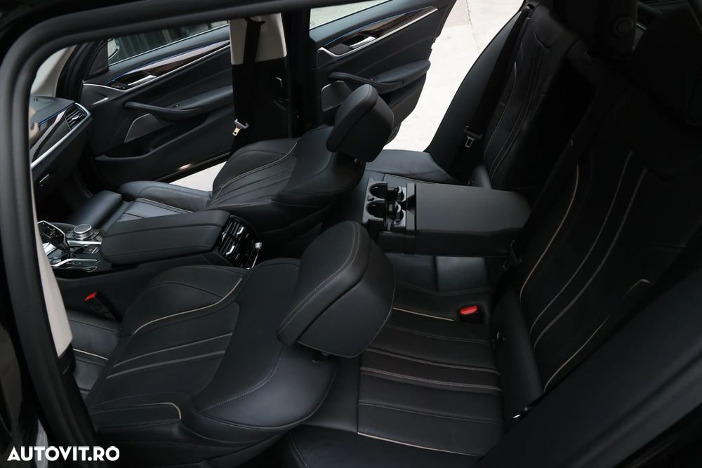 BMW Seria 5 530e xDrive Aut. Luxury Line - 7