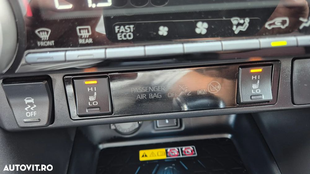 Toyota RAV4 2.5 PHEV VVT-iE 4x4 Style Bi-Tone - 22
