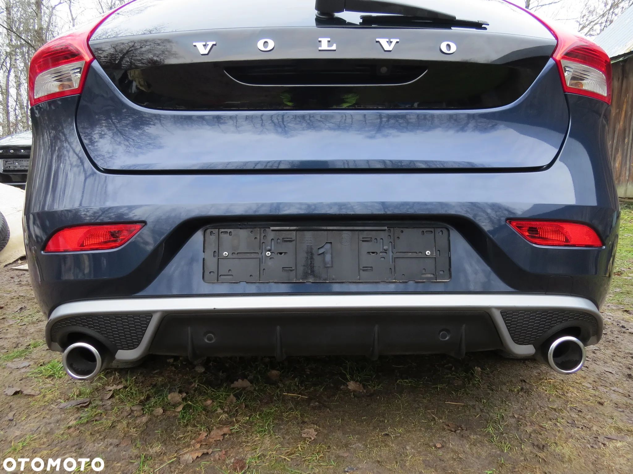 ZDERZAK TYŁ TYLNY R-DESIGN PDC CZUJNIKI 498-46 VOLVO V40 II - 1