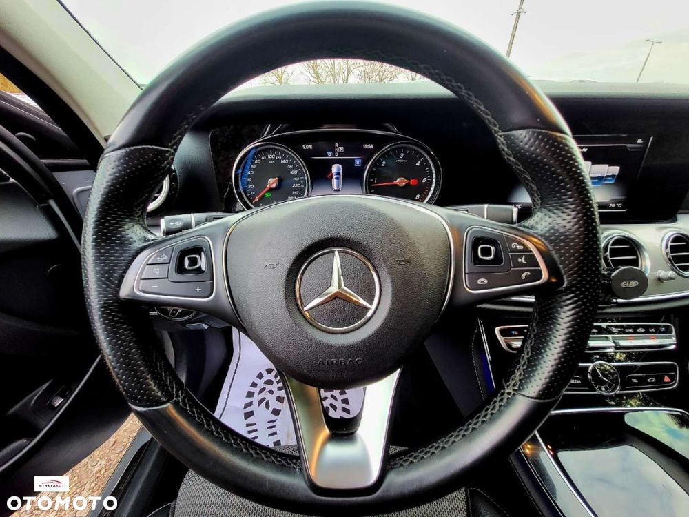 Mercedes-Benz Klasa E - 23