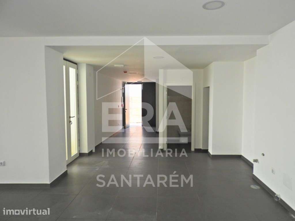 Loja no Centro Histórico de Santarém - Grande imagem: 2/10