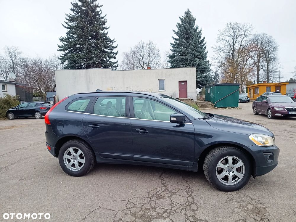 Volvo XC 60 2.4D AWD Momentum - 10