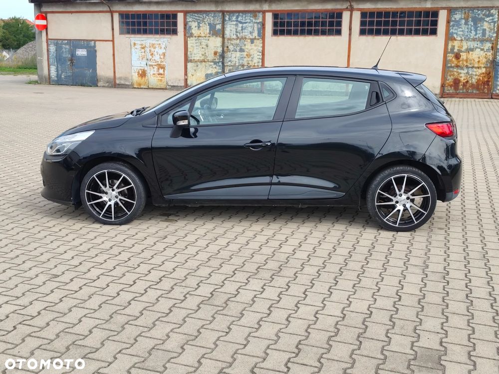 Renault Clio 1.2 16V 75 Life - 5