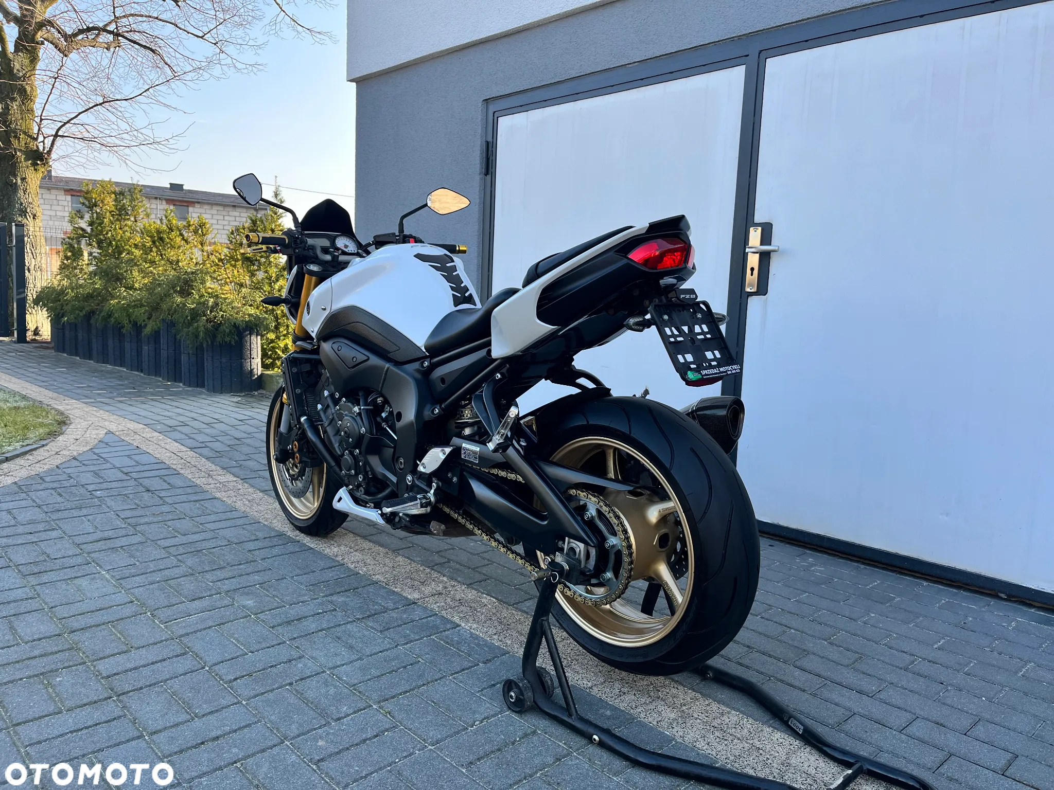 Yamaha FZ8 - 7