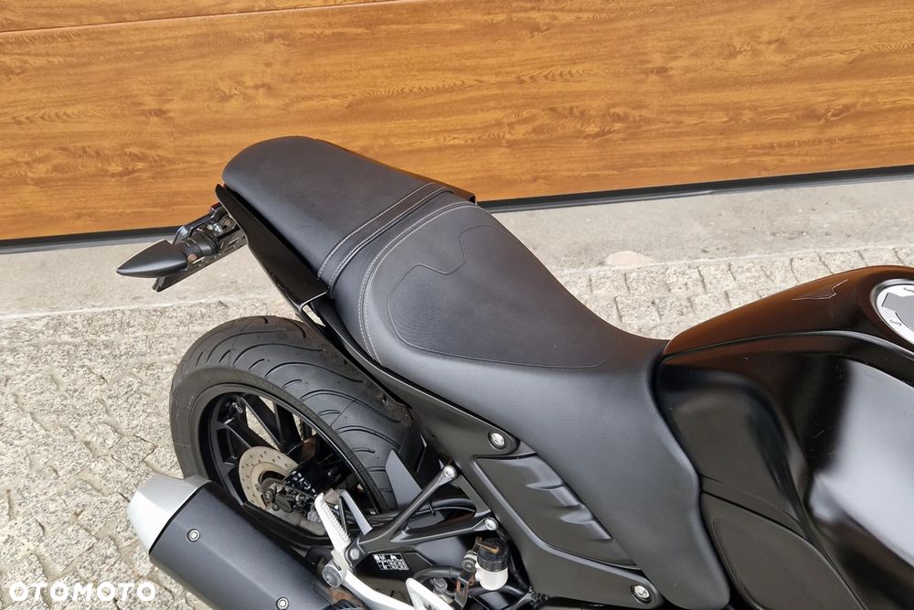 Yamaha MT - 12