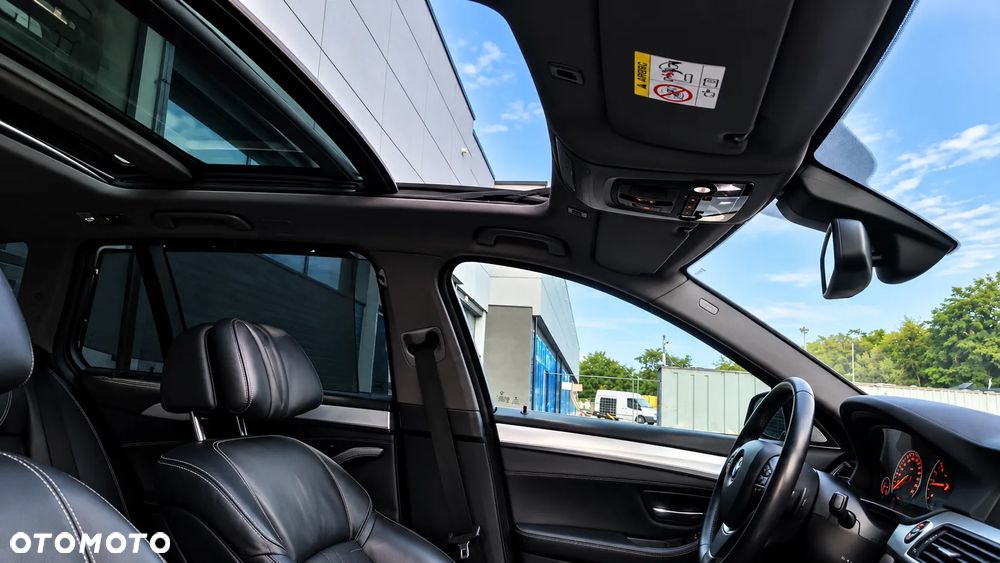 BMW Seria 5 525d Luxury Line - 14