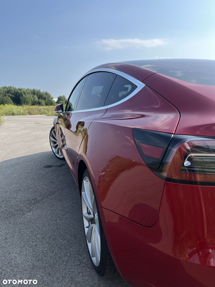 Tesla Model 3 - 9