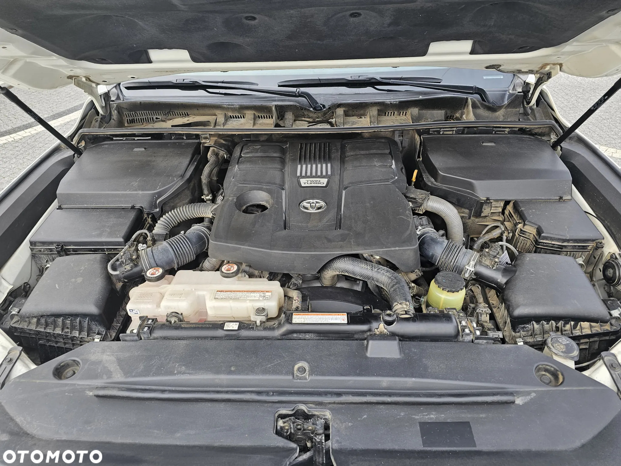 Toyota Land Cruiser - 28