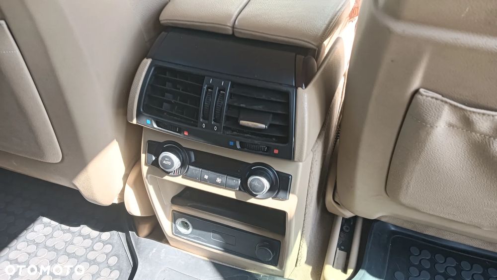 BMW X5 xDrive35d - 9