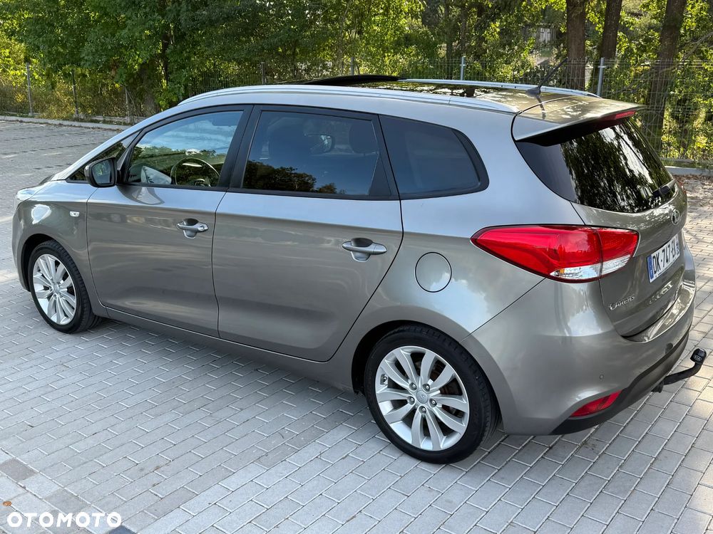Kia Carens 1.7 CRDi XL 7os - 6