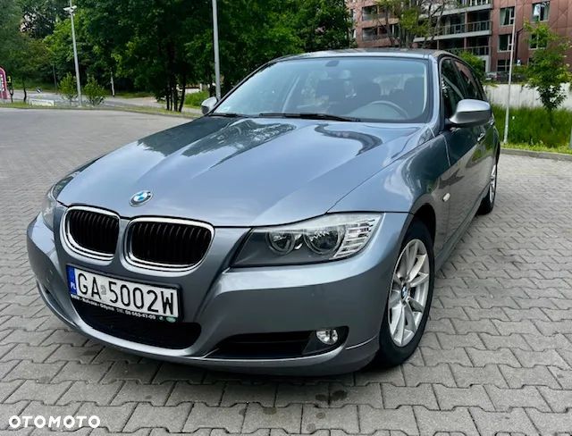 BMW Seria 3 318d DPF Touring - 1