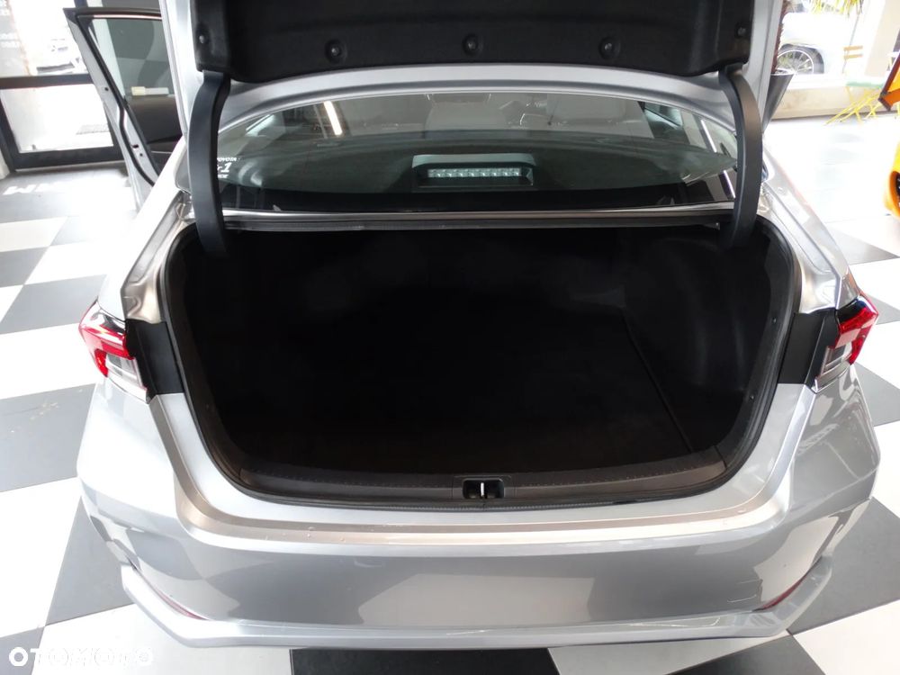 Toyota Corolla - 10