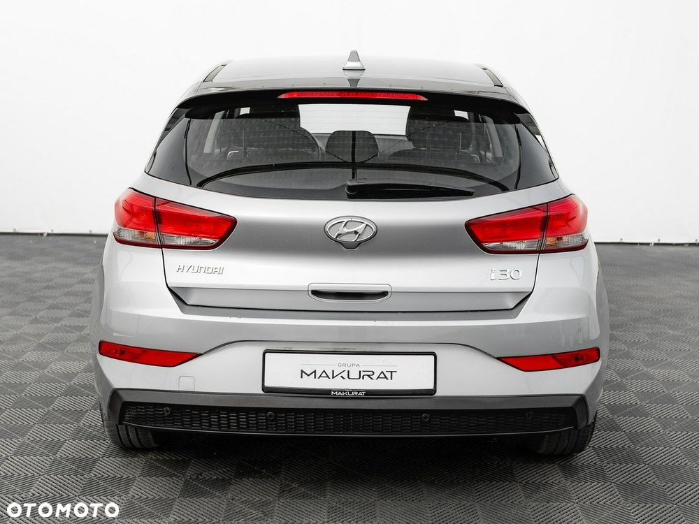 Hyundai i30 1.5 DPI Classic + - 11
