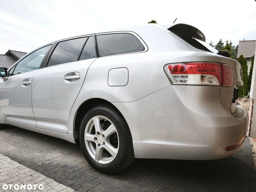Toyota Avensis 1.8 Multidrive S Comfort - 7