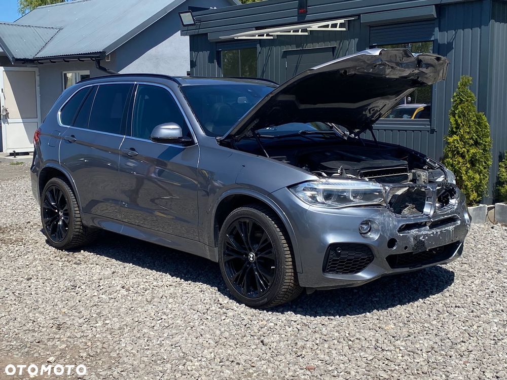 BMW X5 xDrive50i Sport-Aut - 3