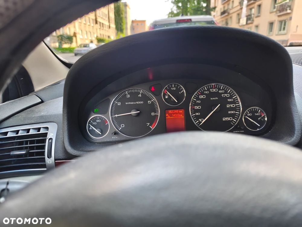 Peugeot 407 1.8 Presence - 2