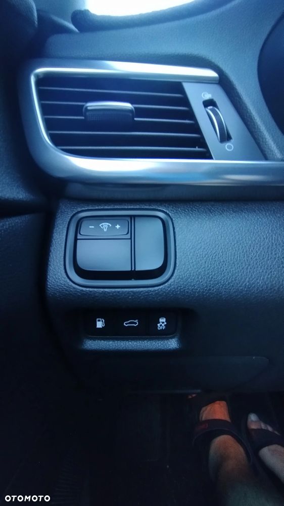 Kia K5 - 8