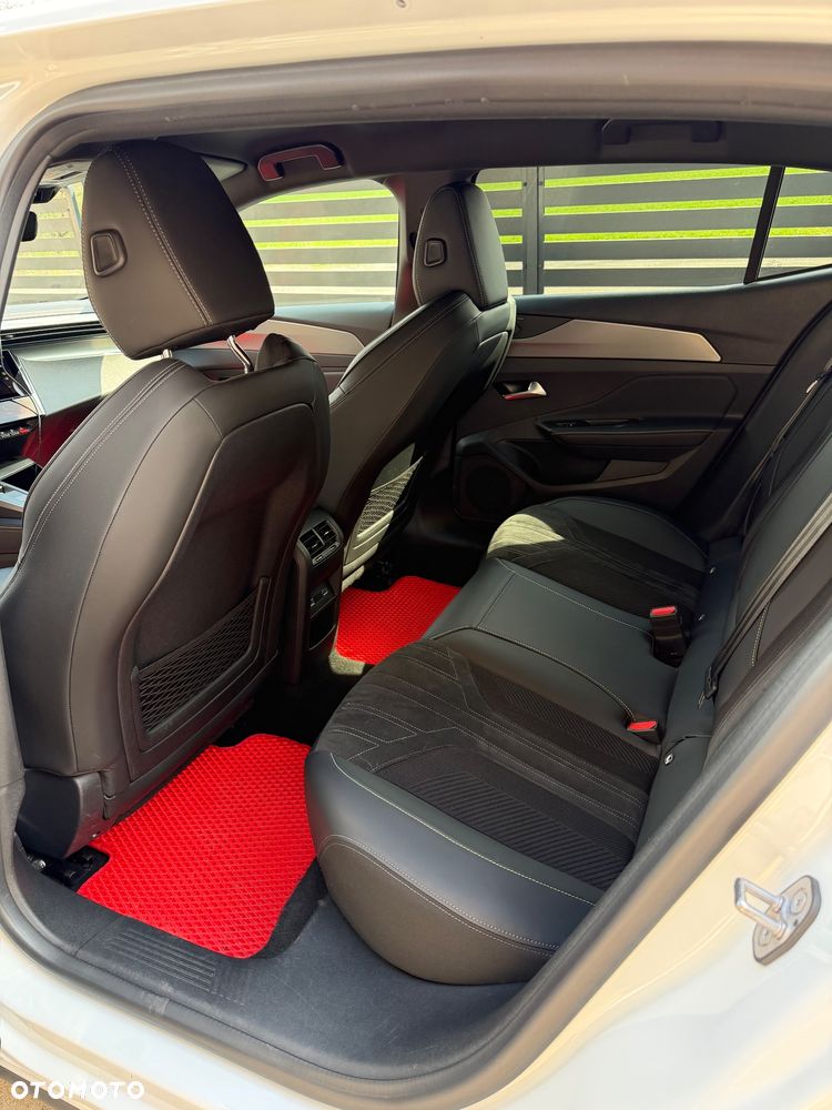 Peugeot 408 - 12