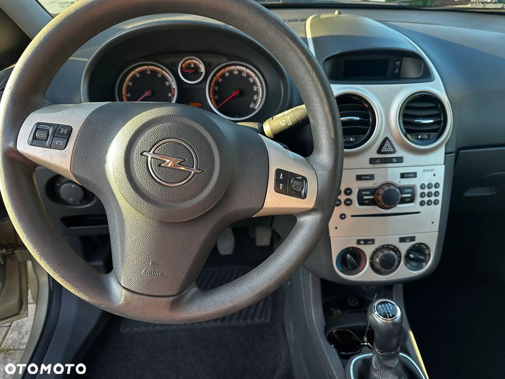 Opel Corsa 1.4 16V - 9