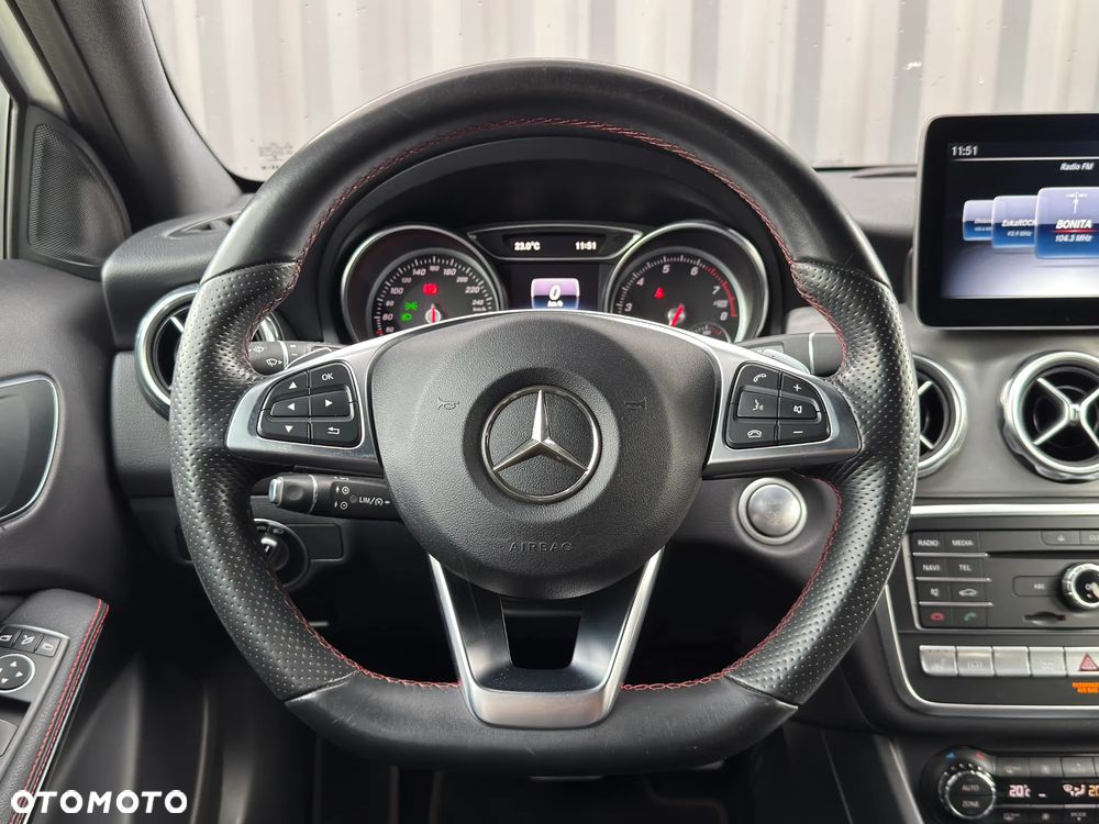 Mercedes-Benz GLA 220 4-Matic AMG Line - 27