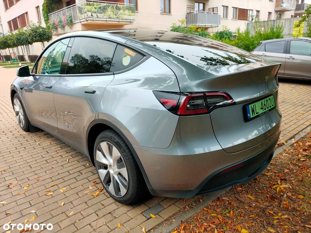 Tesla Model Y Performance AWD - 11