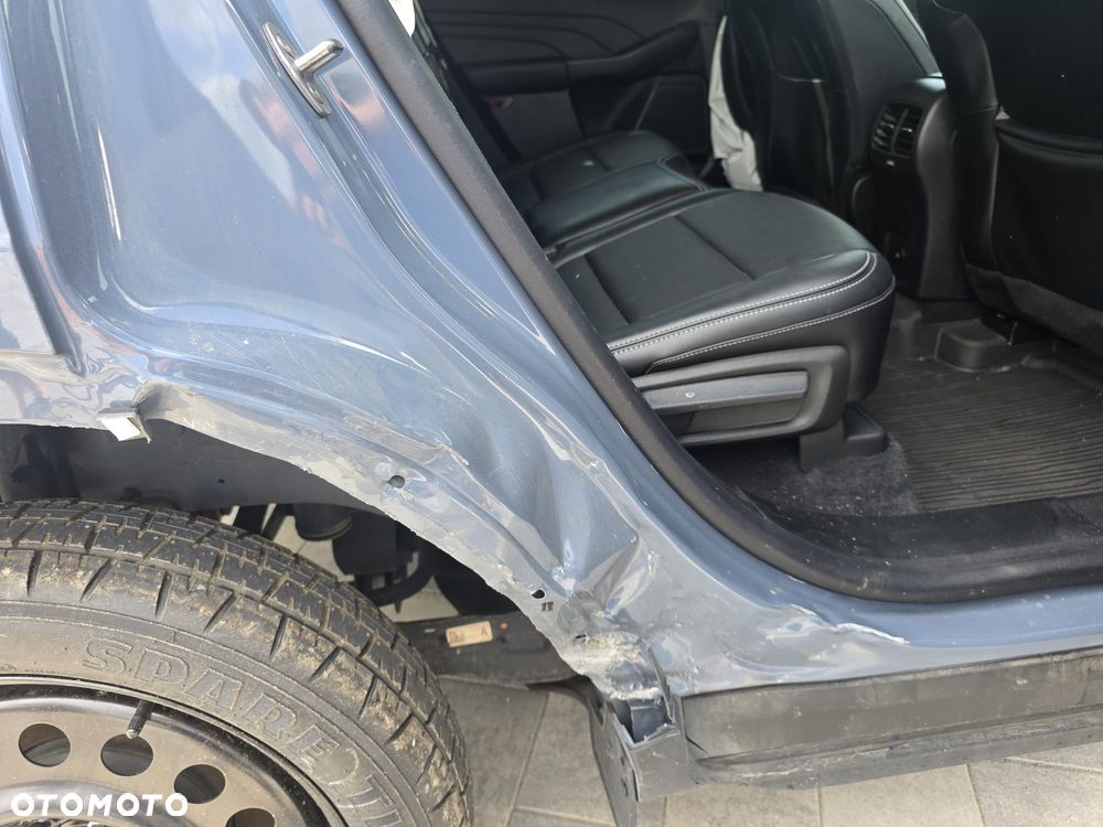 Ford Kuga 2.5 Duratec FHEV 4x4 TITANIUM - 17