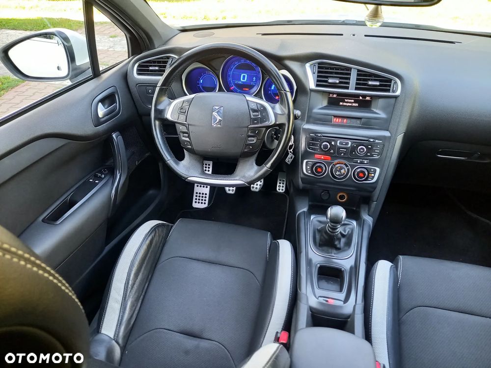 Citroën DS4 HDi 115 SoChic - 21