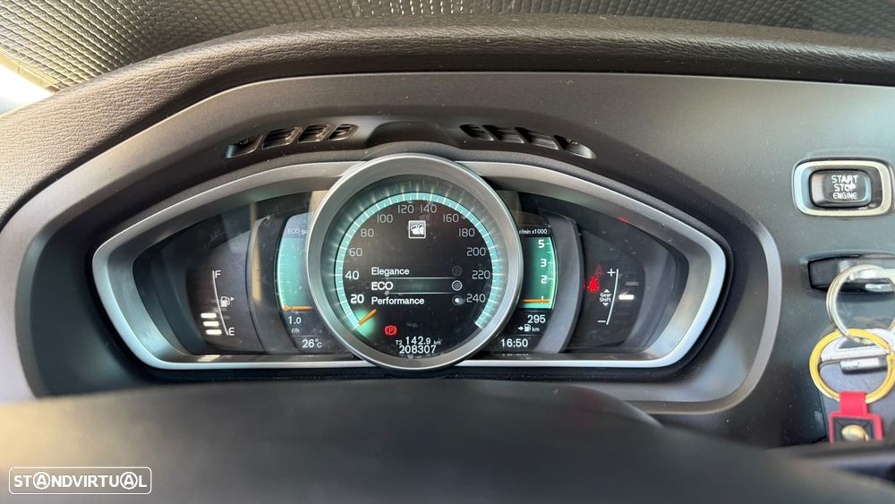 Volvo V40 1.6 D2 Eco Momentum - 28