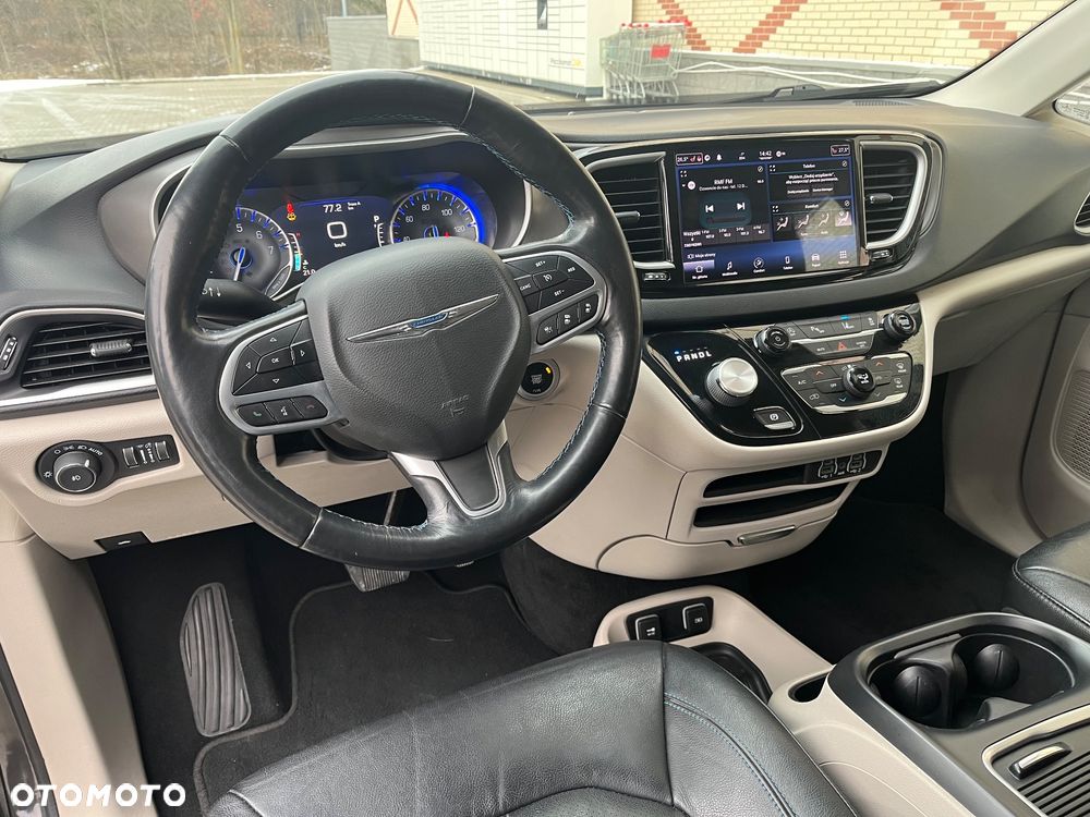 Chrysler Pacifica - 8