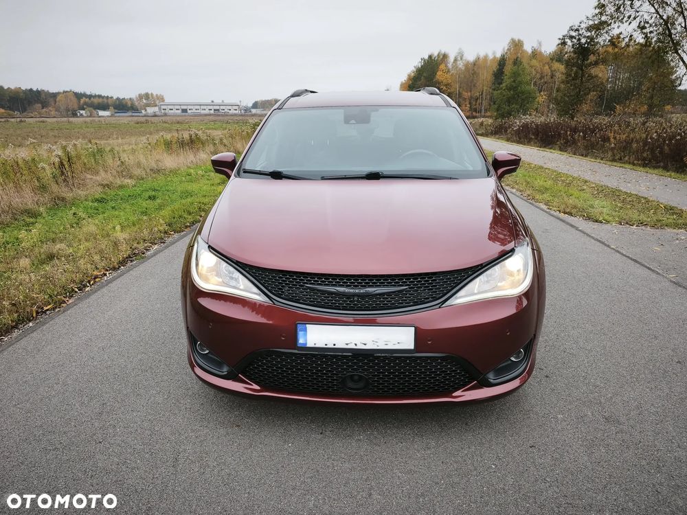 Chrysler Pacifica - 20