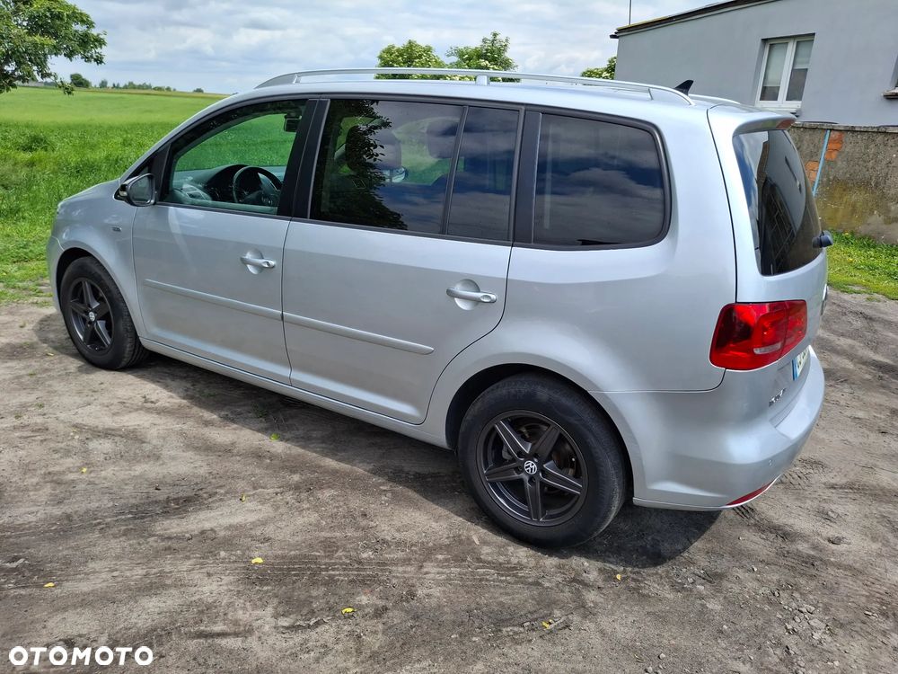 Volkswagen Touran - 4