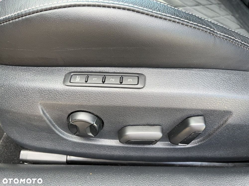 Skoda Superb 2.0 TDI SCR 4x4 Sportline DSG - 16