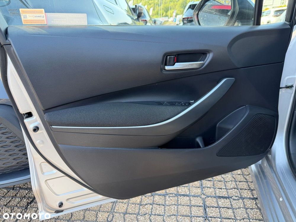 Toyota Corolla 1.8 Hybrid Comfort - 24