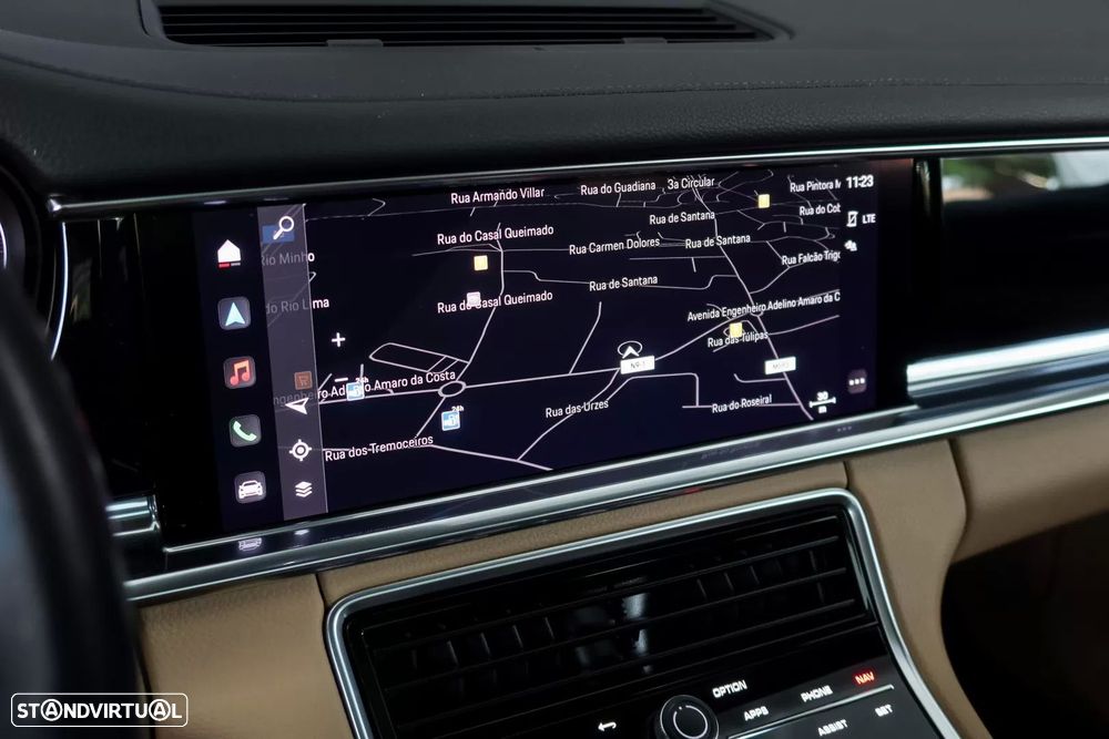 Porsche Panamera 4 E-Hybrid - 17