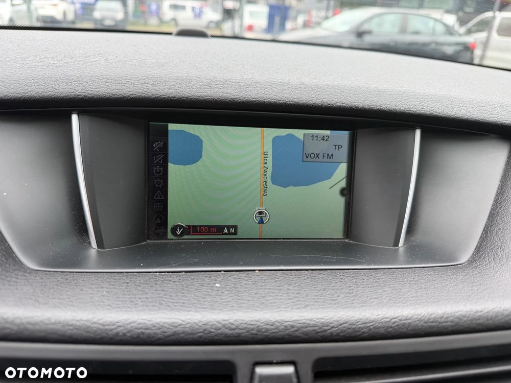 BMW X1 sDrive18d - 12