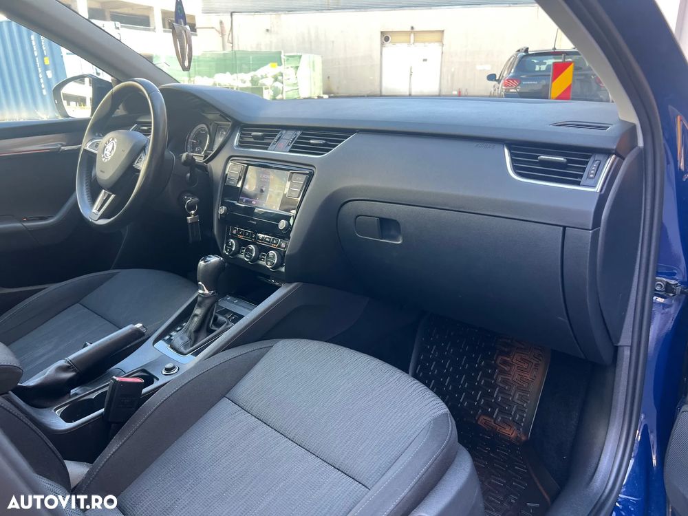 Skoda Octavia 1.6 TDI DSG Ambition - 30