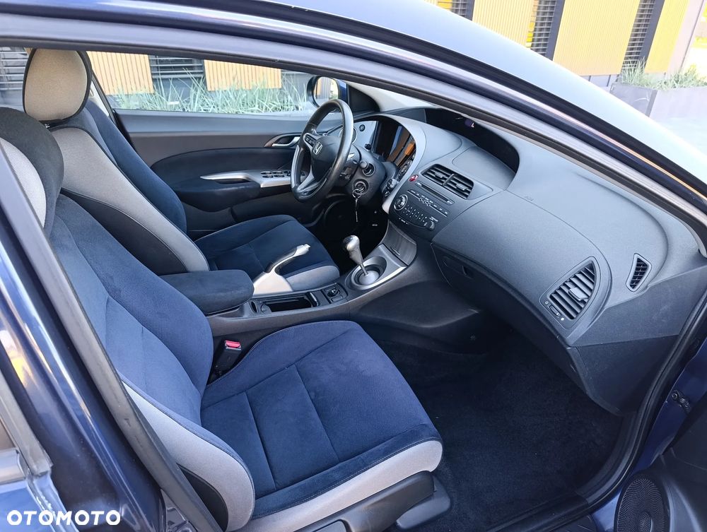 Honda Civic 1.4 i-VTEC - 9