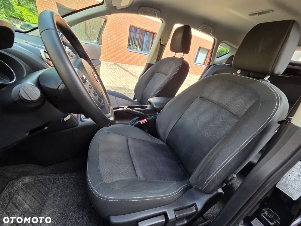 Nissan Qashqai 2.0 dCi DPF lounge - 31