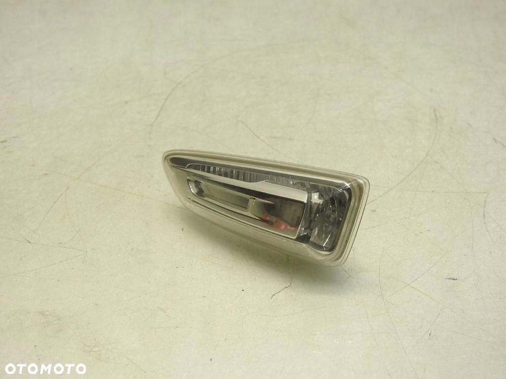 KIERUNKOWSKAZ BŁOTNIKA LEWY OPEL ASTRA J 13273103 - 6