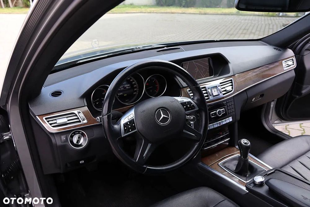 Mercedes-Benz Klasa E 200 CDI Elegance - 22