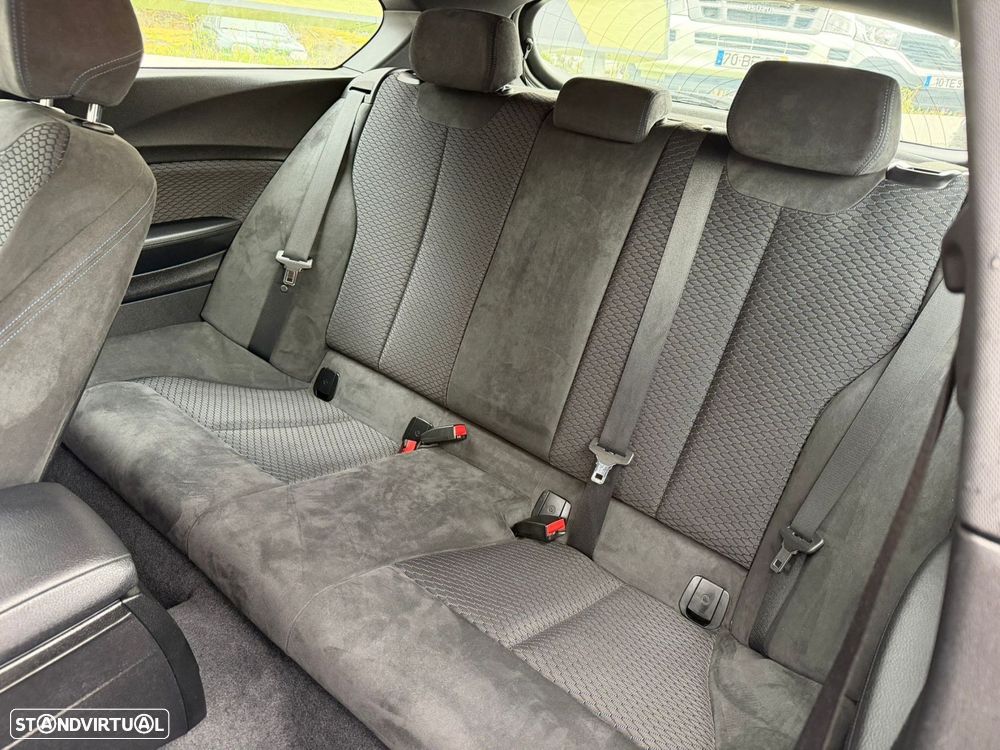 BMW 116 d Pack M - 11