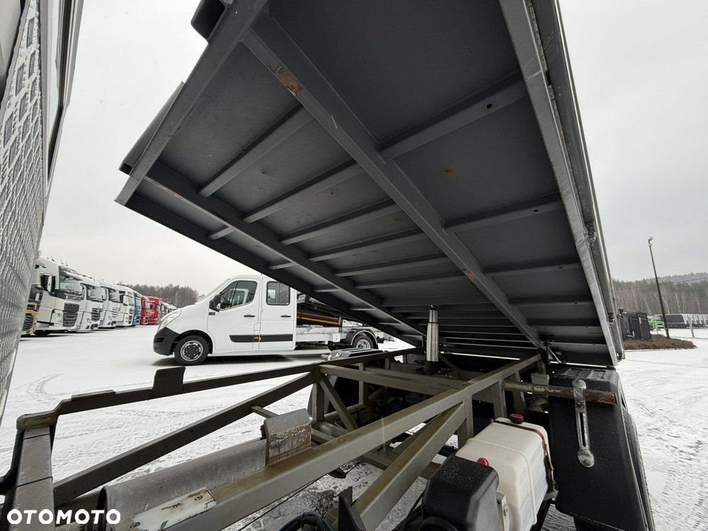 Mercedes-Benz MB 100 - 11