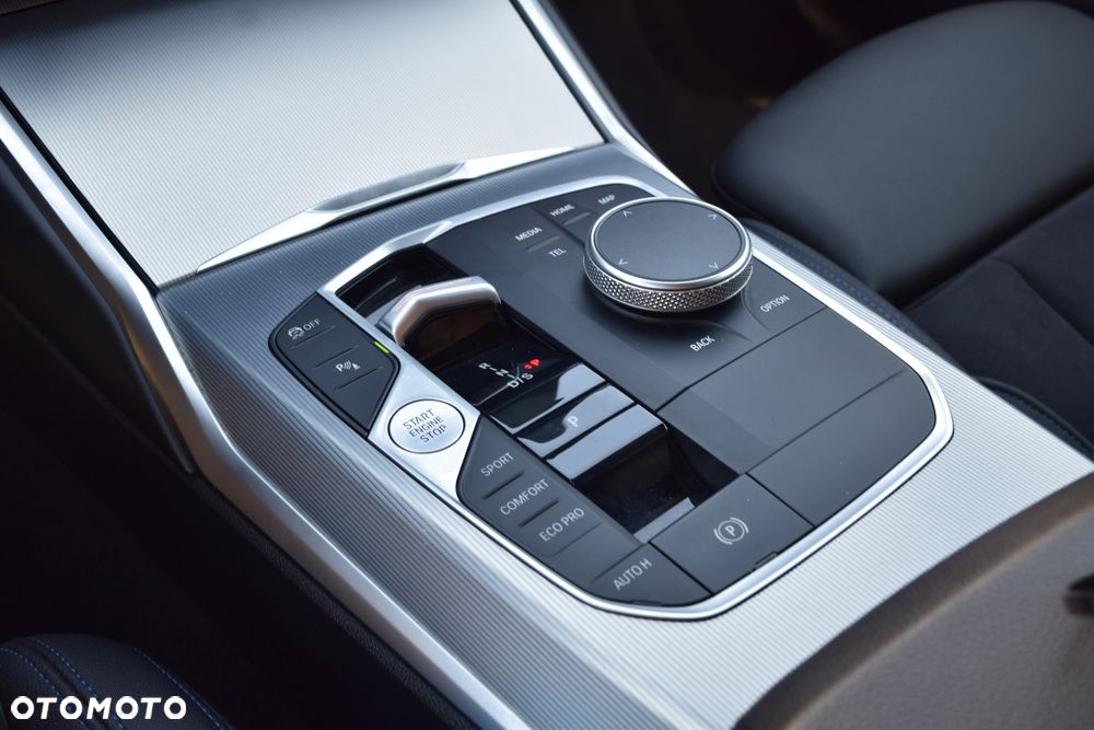BMW Seria 3 320d xDrive M Sport sport - 27