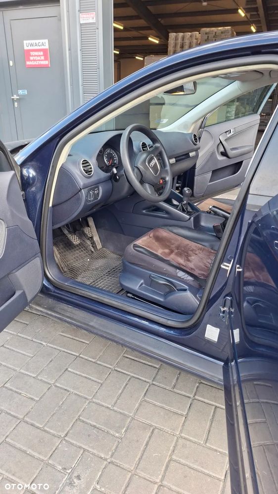 Audi A3 Sportback 1.6 FSI Ambiente - 21