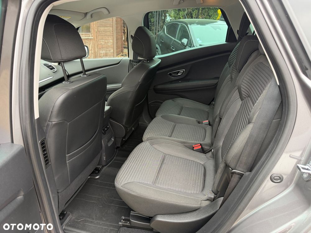 Renault Scenic - 17