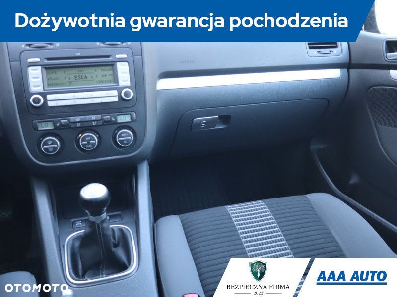 Volkswagen Golf - 10