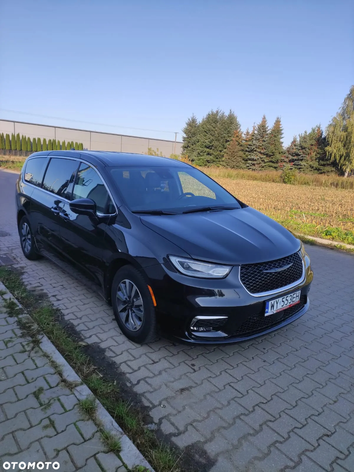 Chrysler Pacifica - 4